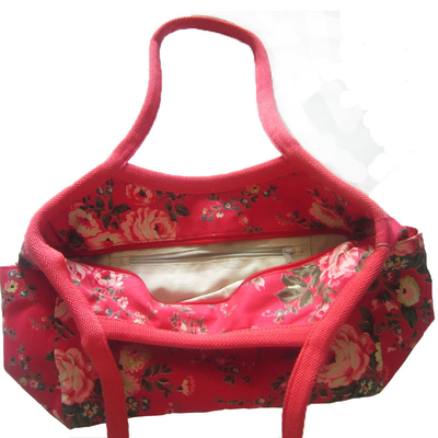 Taille de modèle du sac 600D de client de l'emballage des femmes rouges de coton pleine adaptée aux besoins du client