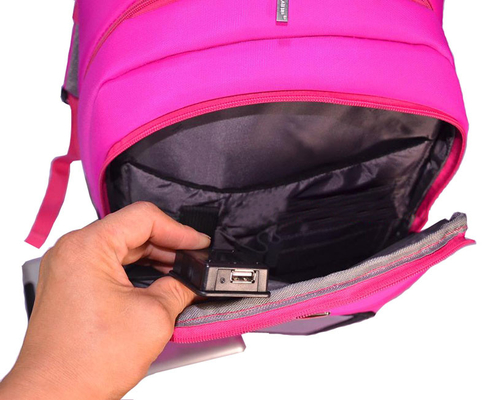 Le sac à dos de remplissage solaire de hausse des femmes roses avec le chargeur incorporé
